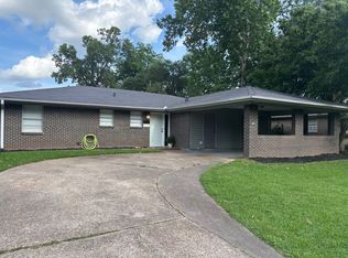 2037 Shadywood Ln, Shreveport, LA 71105