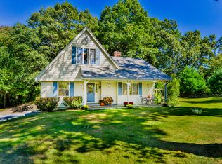 4 Orchard Ln, Wenham, MA 01984