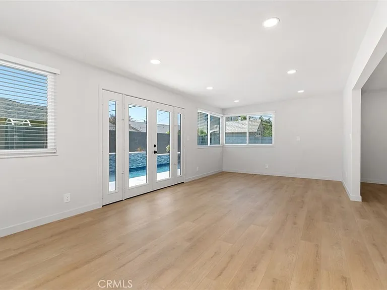 15881 Pilgrim Cir — Photo 12