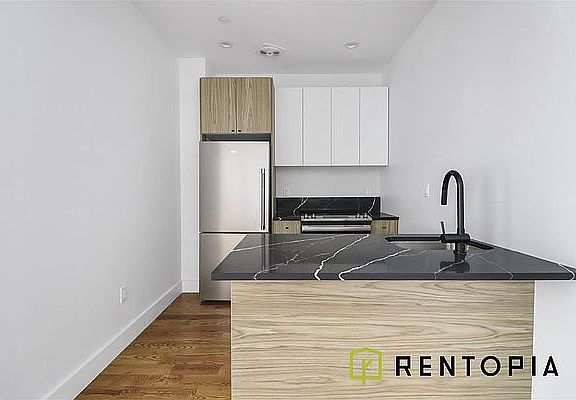 2nd image of 61 Montrose Ave #5D