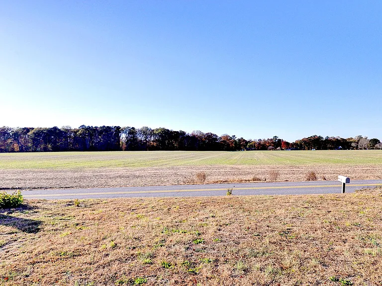 7331 Farmers Dr — Photo 27