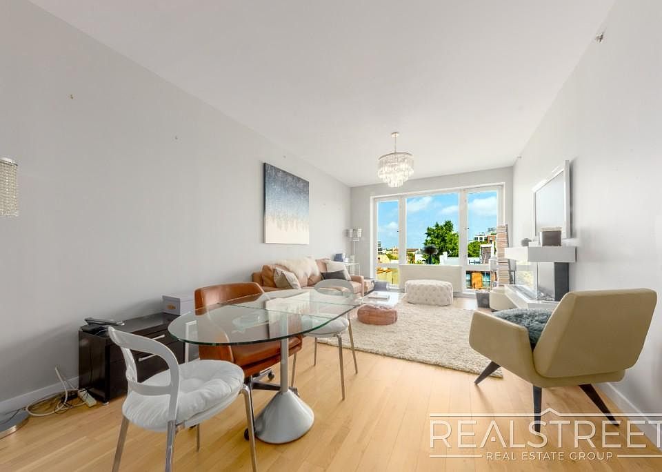 1st image of 541 Washington Ave #609