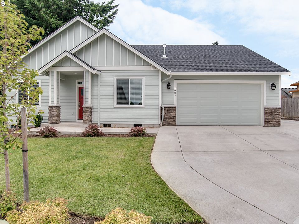1st image of 2909 NE 125th Ct