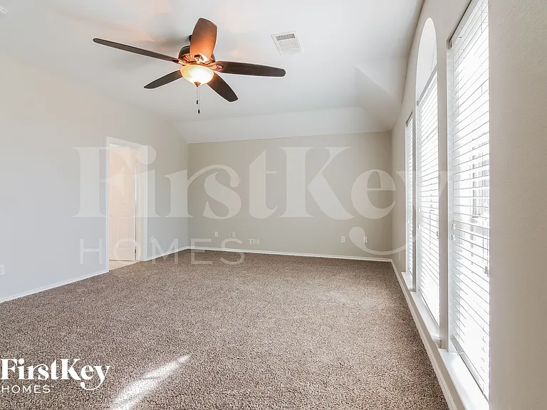 6605 Sandgate Dr — Photo 9