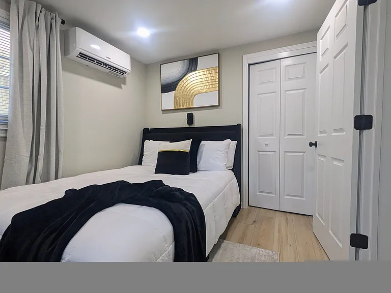 909 E Lenoir St #B — Photo 12