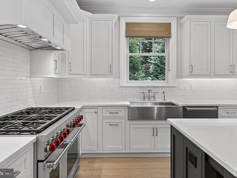 5718 Huntington Pkwy — Photo 31