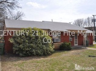 1902 Leacrest St, Arlington, TX 76010