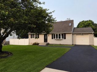325 Harrison Ave, Miller Place, NY 11764