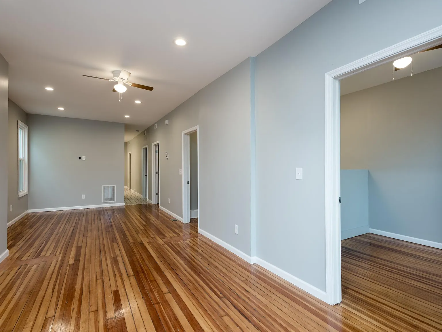 4 bed, 2520 sqft, $2,200 — Photo 4