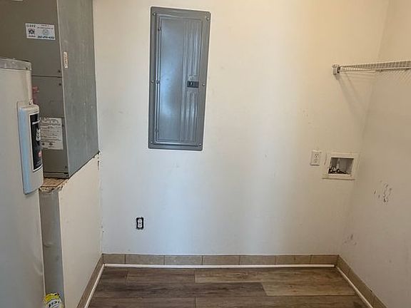 5th image of 9131 Laird St