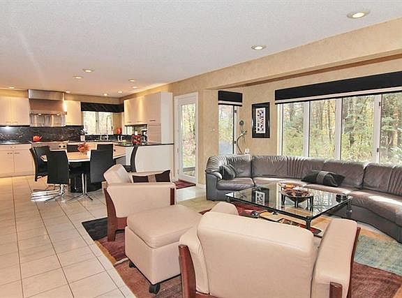 4th image of 11 Summerfield Ln