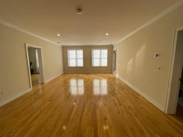 624 Monroe St APT 4B, Hoboken, NJ 07030