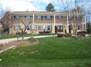 9701 Sotweed Dr, Potomac, MD 20854