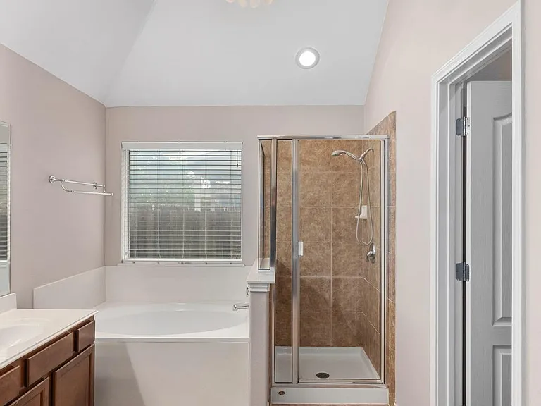 799 Clear Springs Holw — Photo 19