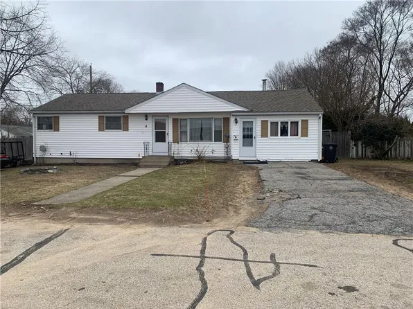 4 Charlotte St, Coventry, RI 02816