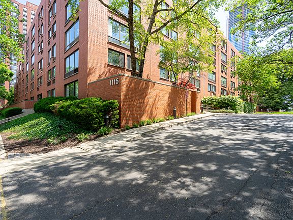 2nd image of 1115 S Plymouth Ct APT 116