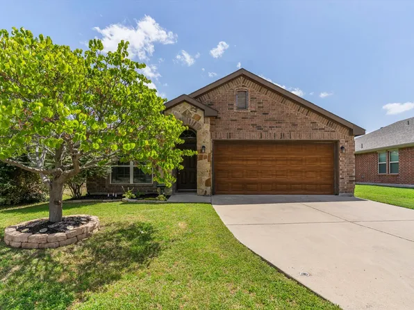 9805 Osprey Dr, Fort Worth, TX 76108
