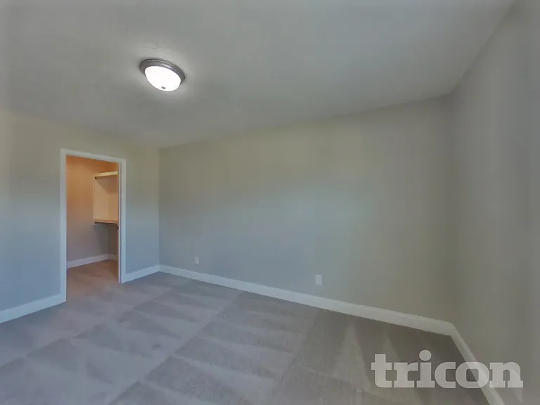 642 Berry Cir — Photo 11