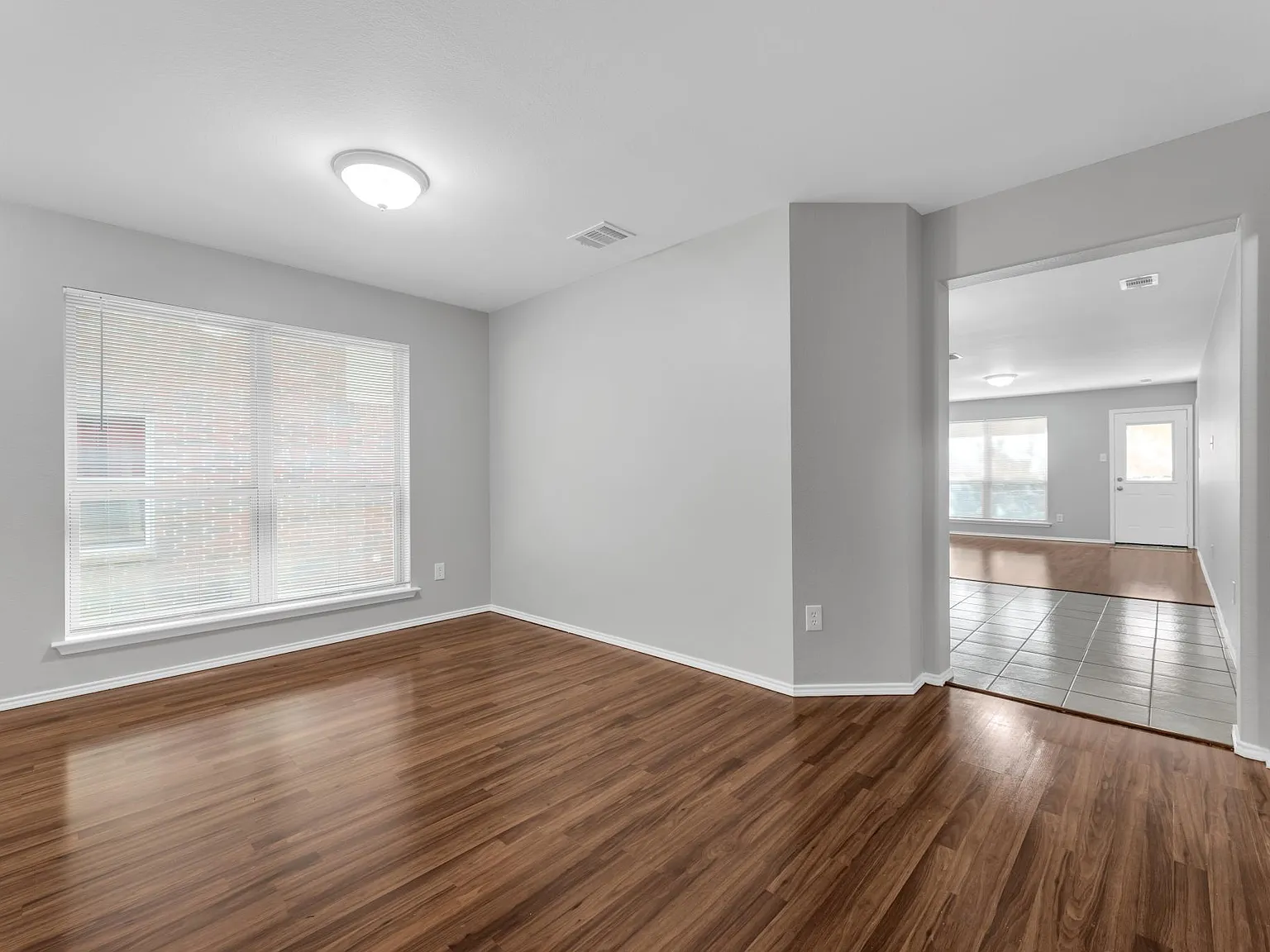 3 bed, 1358 sqft, $2,175 — Photo 4
