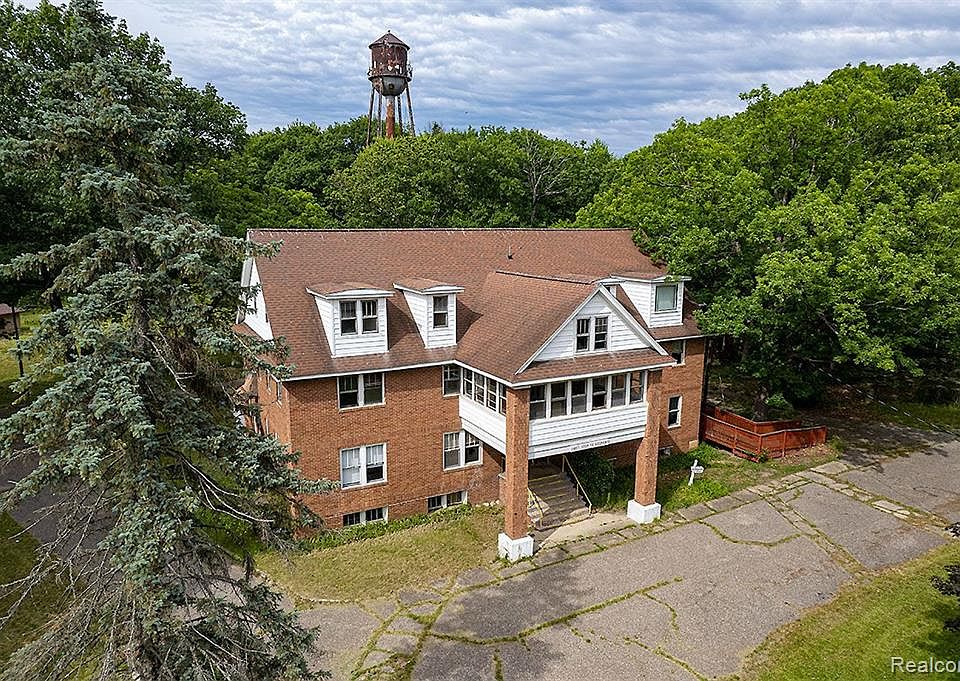 6727 Sherman St, Otter Lake, MI 48464 Zillow