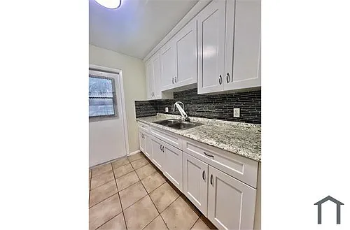 645 SW 20th Ct Photo 1