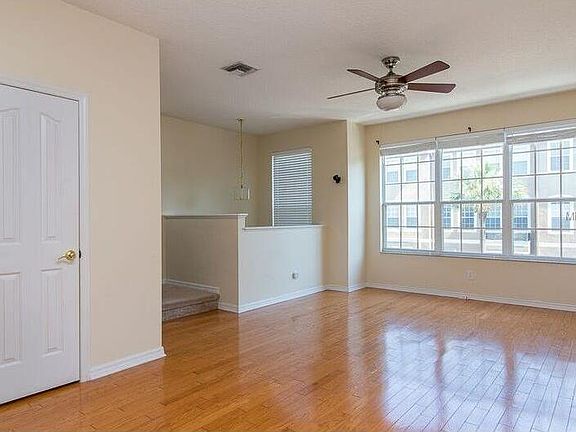 3rd image of 3010 Pointeview Dr