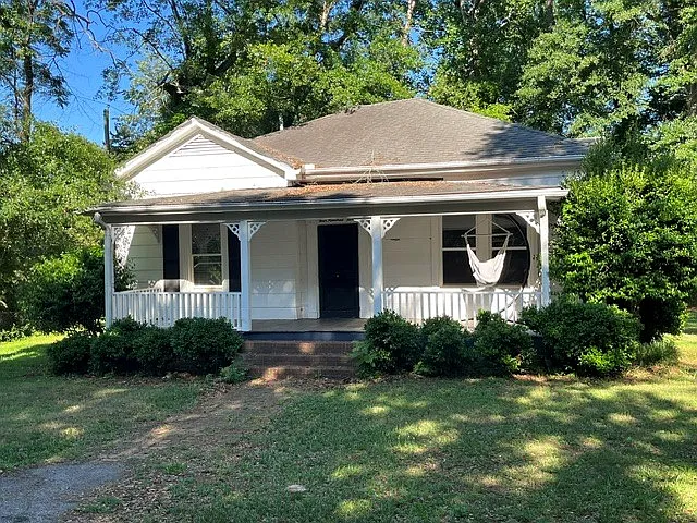 405 Summit Dr