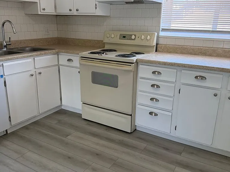 1809 Earlyview Ct — Photo 8
