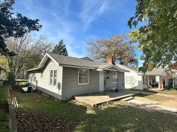 1522 S 17th St #1, Chickasha, OK 73018