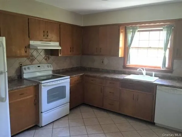 2 bed, 1.0 bath, $2,600 — Photo 2