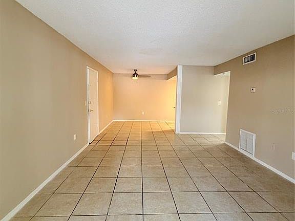 3rd image of 908 Lake Destiny Rd Unit B