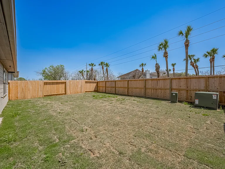1535 Merulana Ln — Photo 22
