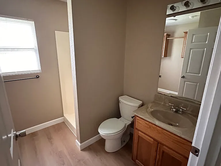 650 Wood St — Photo 10