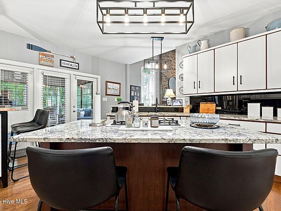 5th image of 104 Pamlico Pl