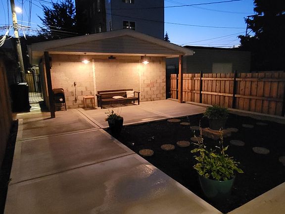 2nd image of 2712 N Richmond St #2