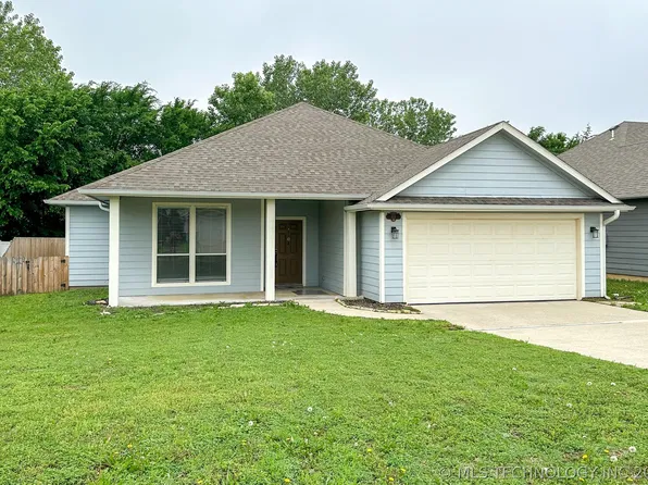 1131 Emily Ln, Ada, OK 74820