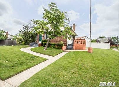 3rd image of 53 Elwood Ave