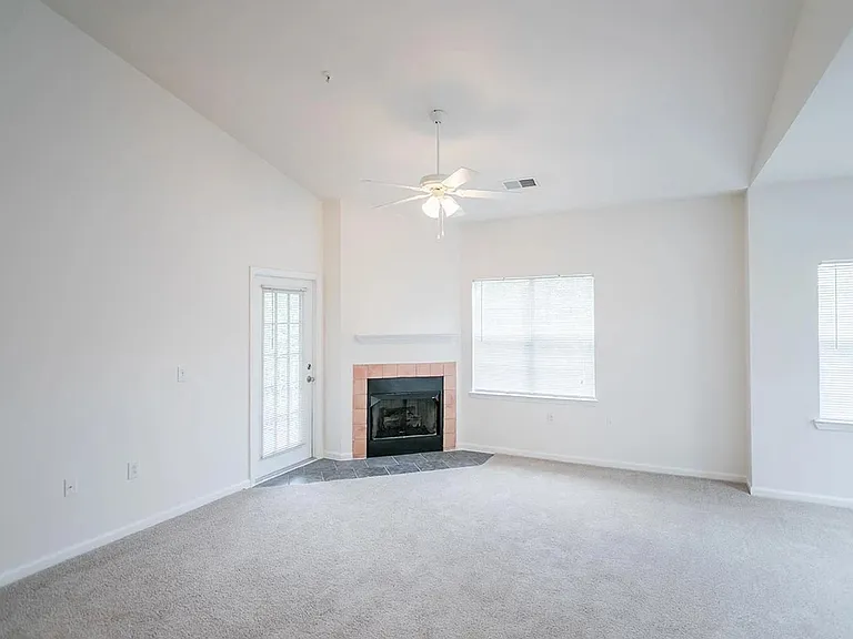 4428 Cinnabar Ct #2B — Photo 1