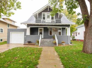 218 W 4th St, Canton, SD 57013