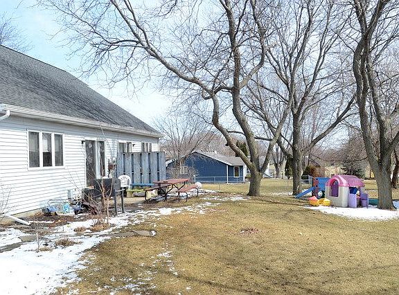 2nd image of 1621-1623 Echo Dr