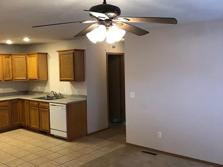 135 Bailey Cir — Photo 5
