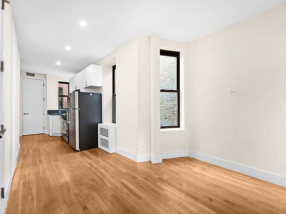 4th image of 358 W 45th St APT 4c
