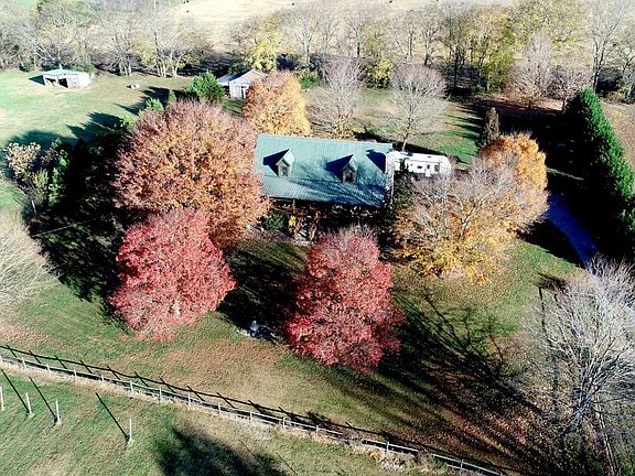 3rd image of 2888 Dinky Ln