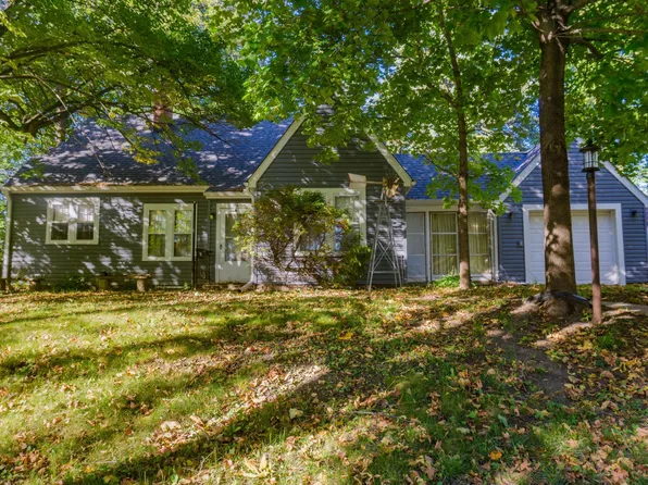 516 S Olive St, Waconia, MN 55387