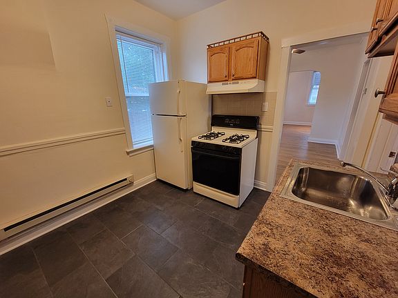 2nd image of 1225 W Grand Ave #1F