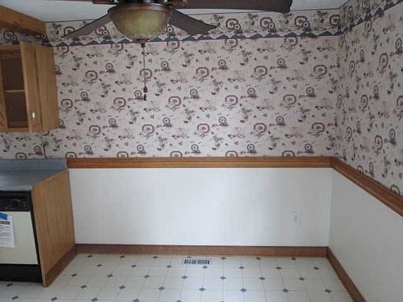 5th image of 7470 Jennifer Ln