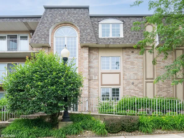 910 Swan Dr Unit 2-B, Dyer, IN 46311