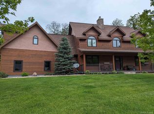 104 Pineview Dr, Marquette, MI 49855