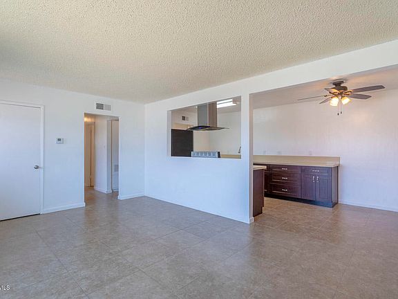 4th image of 786 Thayer Ln