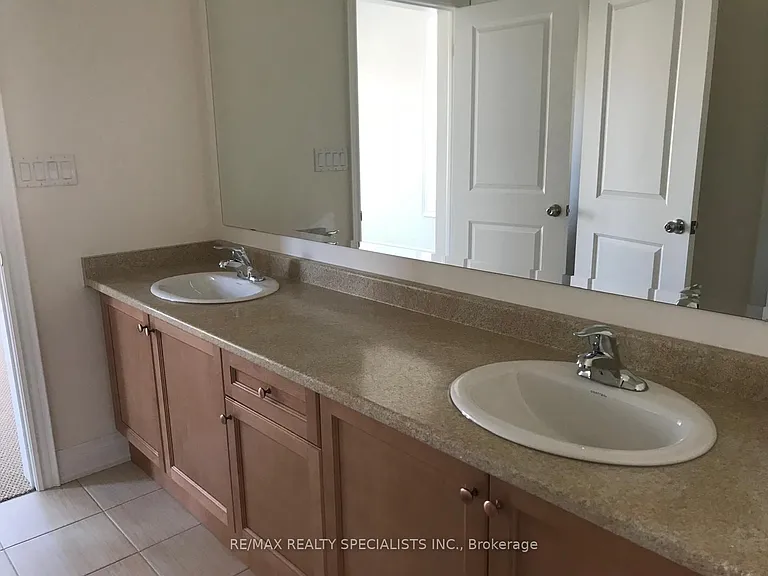 28 Prunella Cres — Photo 12